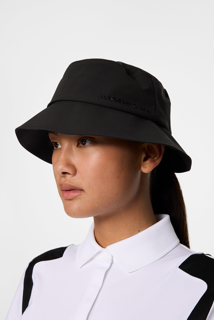 sade regnhatt