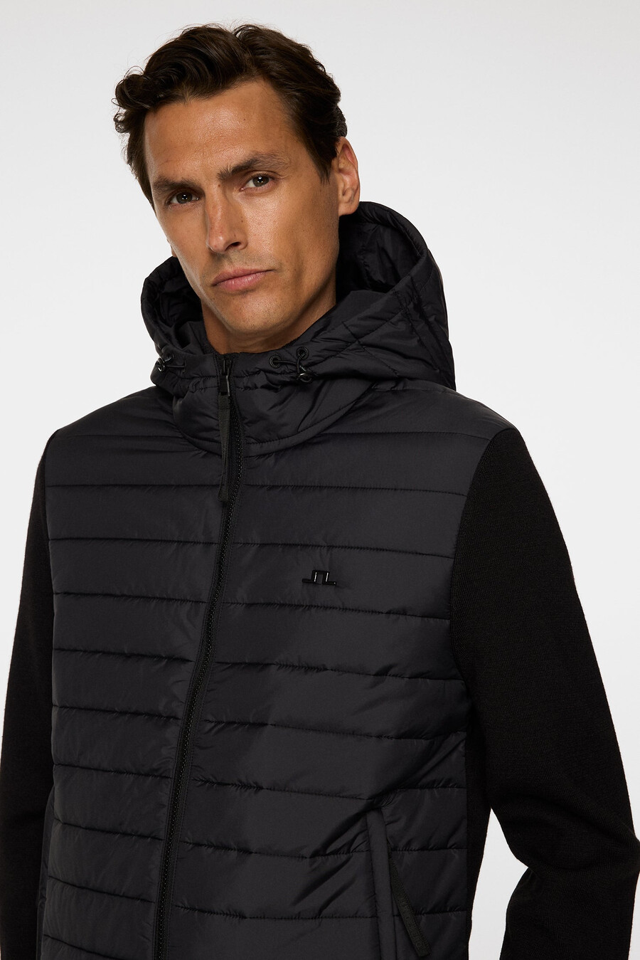 stickad hybridjacka med thorn hood