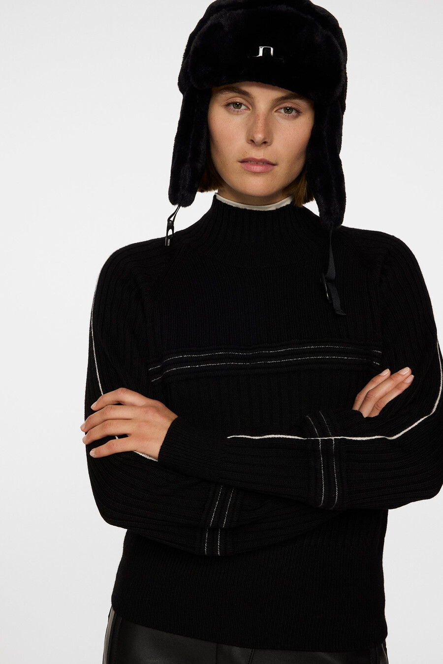 nora stickad tröja
