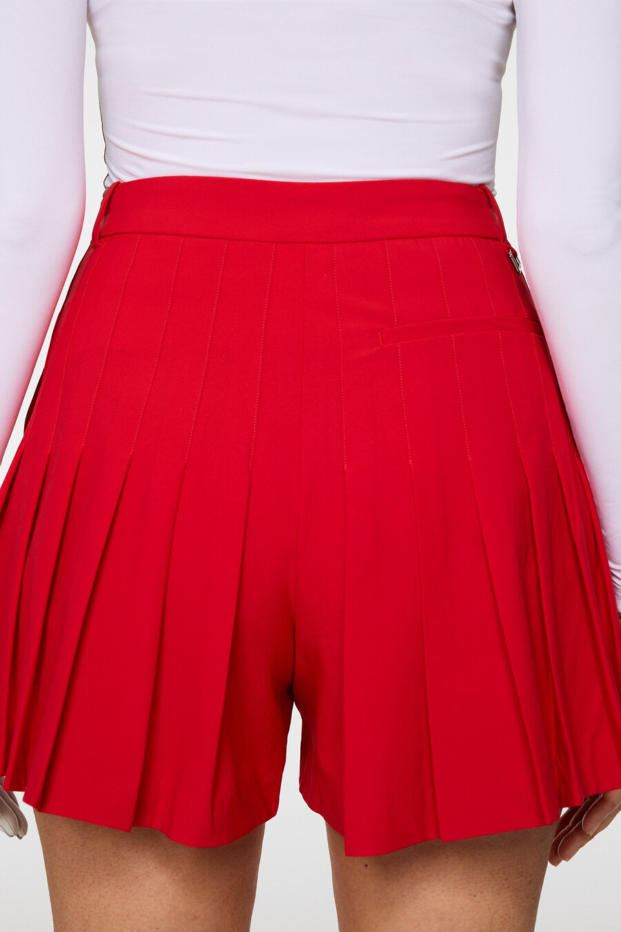 arella plisserade shorts